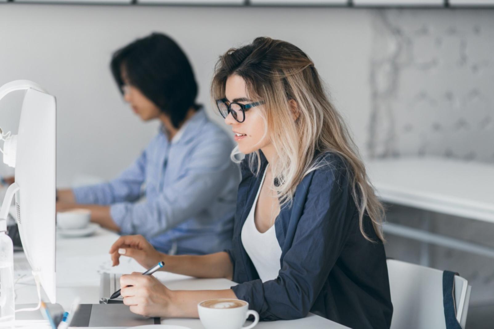 Dashboard con analisi di dati finanziari per business forecasting